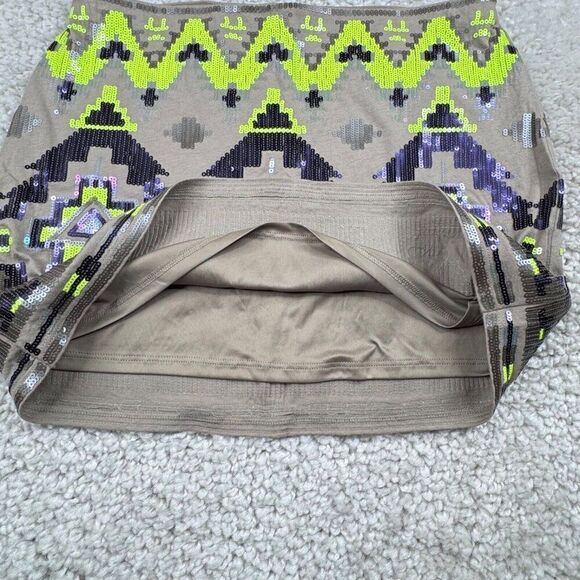 Express Aztec Sequin Stretch Skirt Gray Neon Green NEW - Picture 6 of 8